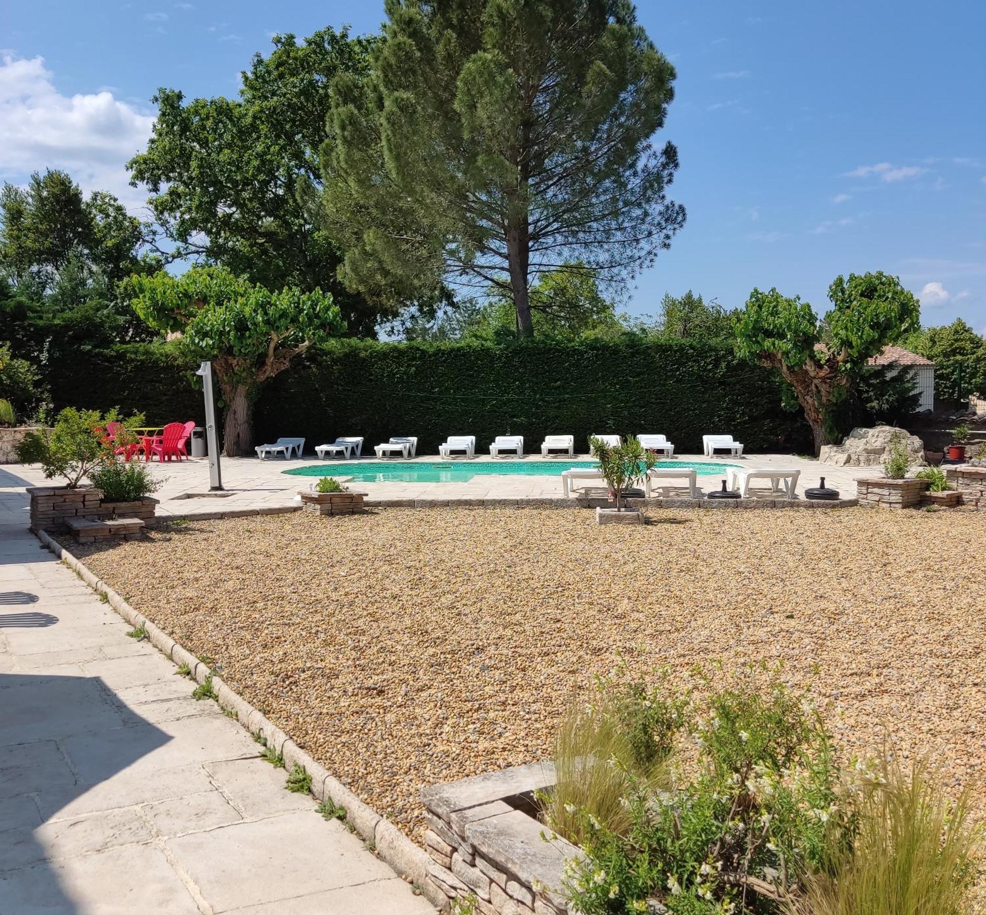 Gites et studios les cigales à Grospierres, piscine partagée, studio murier 2 personnes Exterior foto